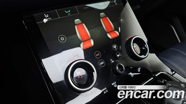 Land Rover Range Rover Velar 3.0 D300 R-Dynamic SE 2018 — фото 17
