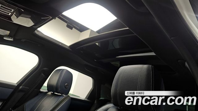 Land Rover Range Rover Velar 3.0 D300 R-Dynamic SE 2018 — фото 18