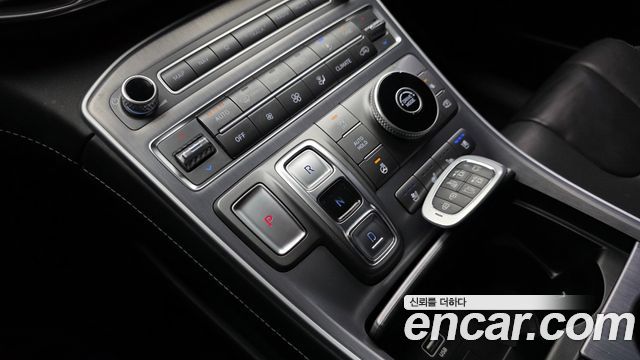 Hyundai Santa Fe Gasoline 2.5T 2WD Calligraphy 2021 — фото 9