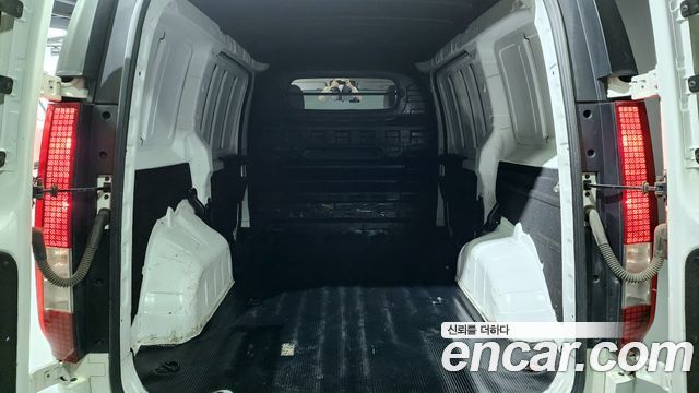 Hyundai Staria Cargo 3-Seater Smart 2023 — фото 20