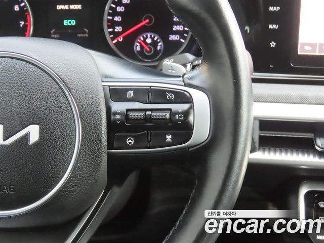 Kia K5 (III) 2.0 Prestige 2023 — фото 16