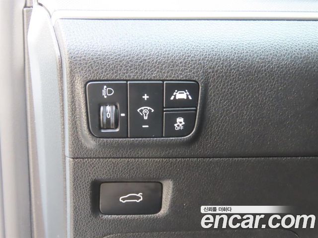 Kia K5 (III) 2.0 Prestige 2023 — фото 19