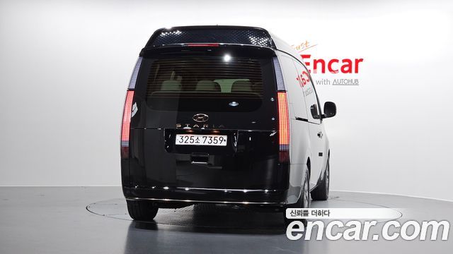Hyundai Staria 4WD Lounge 7-Seater Limousine 2022 — фото 4
