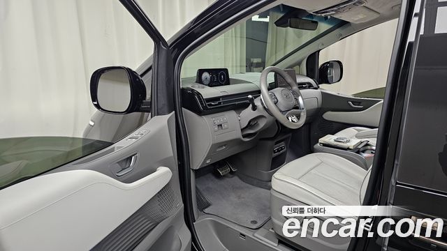 Hyundai Staria 4WD Lounge 7-Seater Limousine 2022 — фото 10