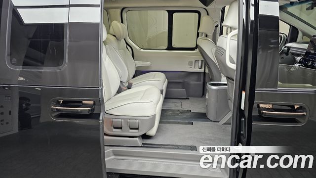 Hyundai Staria 4WD Lounge 7-Seater Limousine 2022 — фото 15