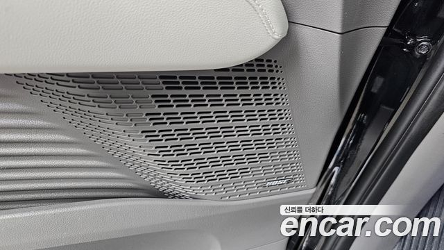 Hyundai Staria 4WD Lounge 7-Seater Limousine 2022 — фото 20
