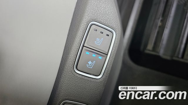 Hyundai Staria 4WD Lounge 7-Seater Limousine 2022 — фото 22