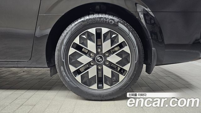 Hyundai Staria 4WD Lounge 7-Seater Limousine 2022 — фото 27