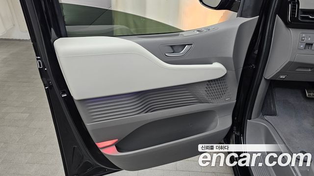 Hyundai Staria 4WD Lounge 7-Seater Limousine 2022 — фото 30