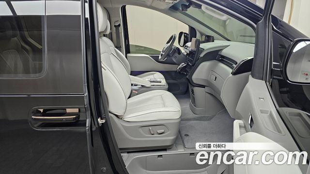 Hyundai Staria 4WD Lounge 7-Seater Limousine 2022 — фото 32