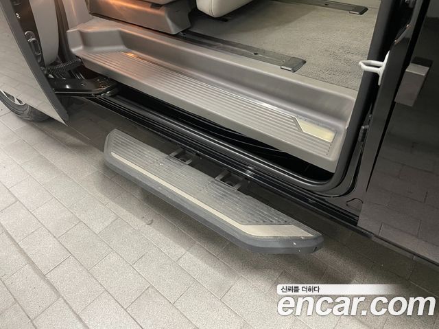 Hyundai Staria 4WD Lounge 7-Seater Limousine 2022 — фото 40