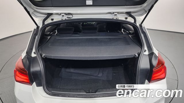 BMW 1 Series (F20) 118d M Sport Shadow 5 Door 2018 — фото 17