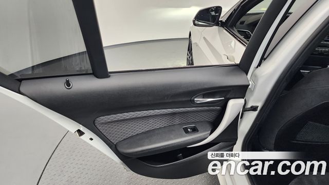 BMW 1 Series (F20) 118d M Sport Shadow 5 Door 2018 — фото 25