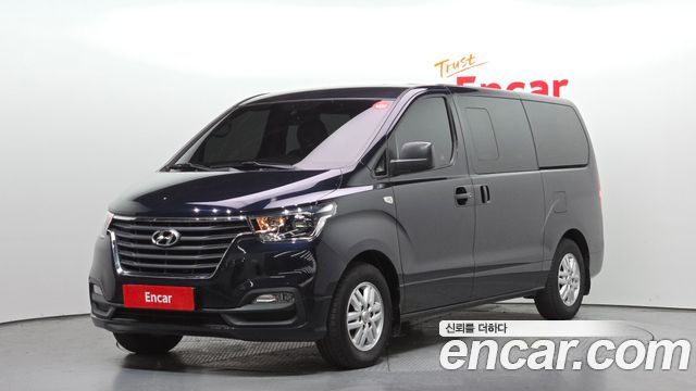 Hyundai Grand Starex Van 5-Seater Modern