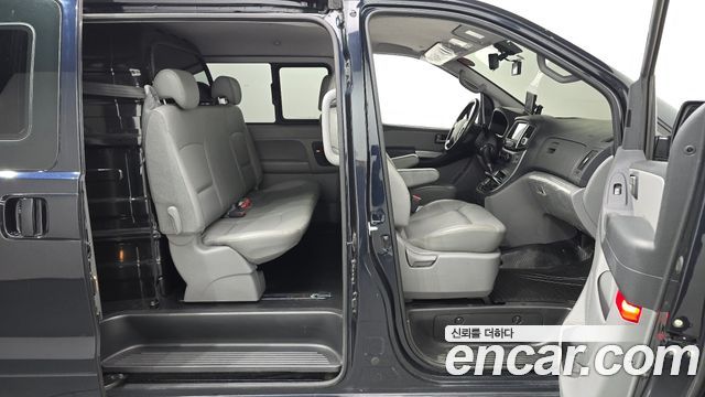 Hyundai Grand Starex Van 5-Seater Modern 2021 — фото 11