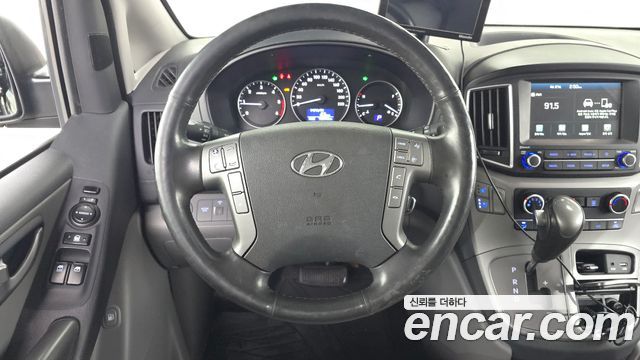 Hyundai Grand Starex Van 5-Seater Modern 2021 — фото 13