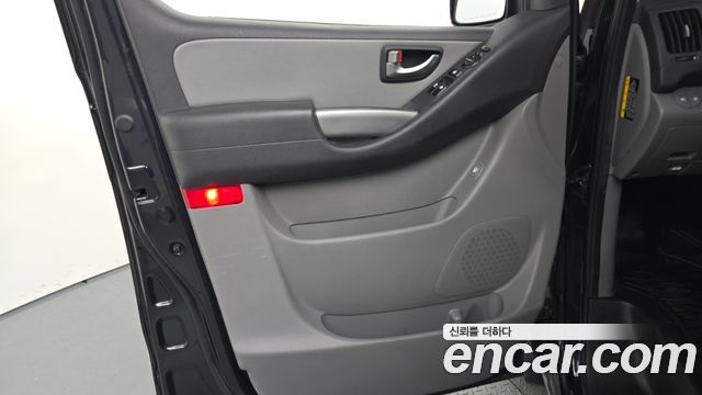 Hyundai Grand Starex Van 5-Seater Modern 2021 — фото 25