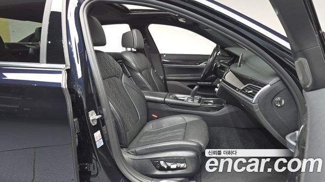 BMW 7 Series (G11) 730d xDrive M Sport 2018 — фото 11