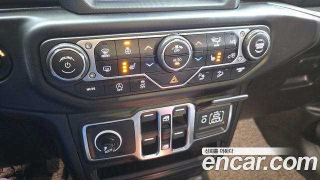 Jeep Wrangler (JL) 2.0 Overland 4Door 2019 — фото 16