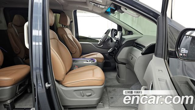 Hyundai Staria 4WD Lounge 9-Seater Inspiration 2025 — фото 11