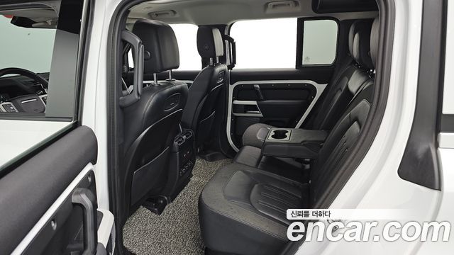 Land Rover Defender (L663) 110 D240 SE 2020 — фото 11