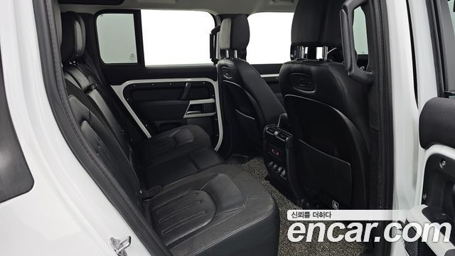 Land Rover Defender (L663) 110 D240 SE 2020 — фото 12