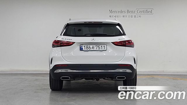 Mercedes-Benz GLA-Class (H247) GLA250 4MATIC 2023 — фото 4