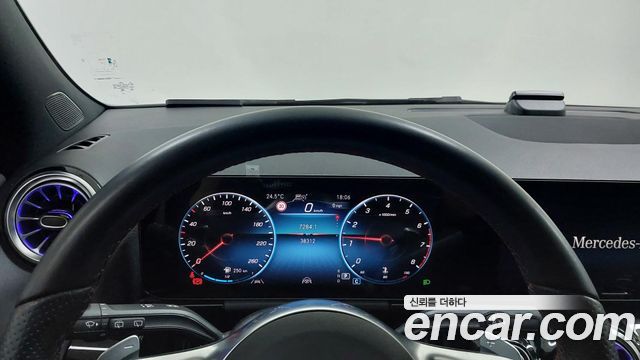 Mercedes-Benz GLA-Class (H247) GLA250 4MATIC 2023 — фото 8