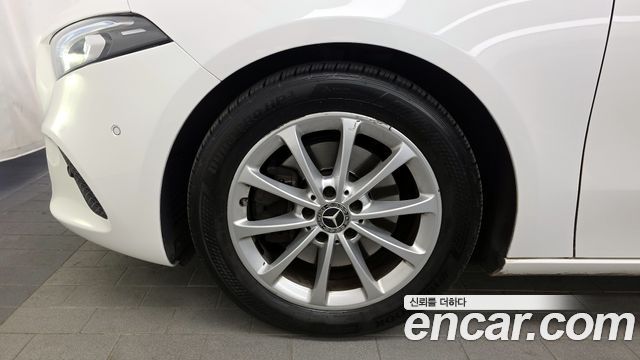 Mercedes-Benz A-Class (W177) A220 Sedan 2020 — фото 5