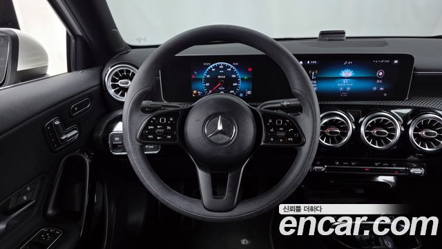 Mercedes-Benz A-Class (W177) A220 Sedan 2020 — фото 12