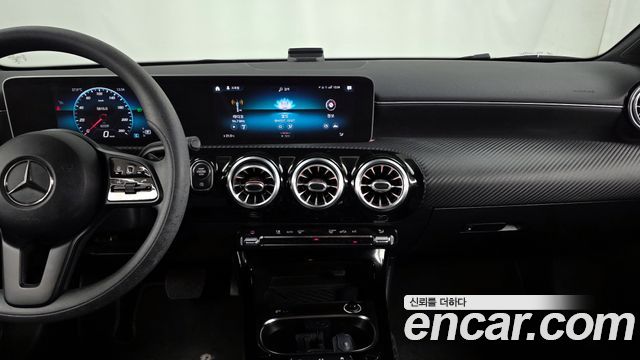 Mercedes-Benz A-Class (W177) A220 Sedan 2020 — фото 13