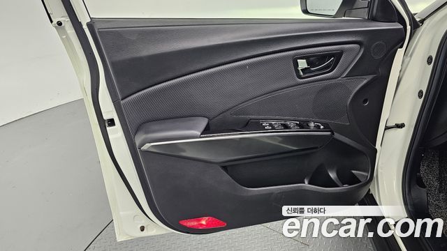 KG Mobility (SsangYong) Very New Tivoli Gasoline 1.5 2WD UPBEAT 2022 — фото 24