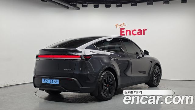 Tesla Model Y Long Range AWD 2025 — фото 2