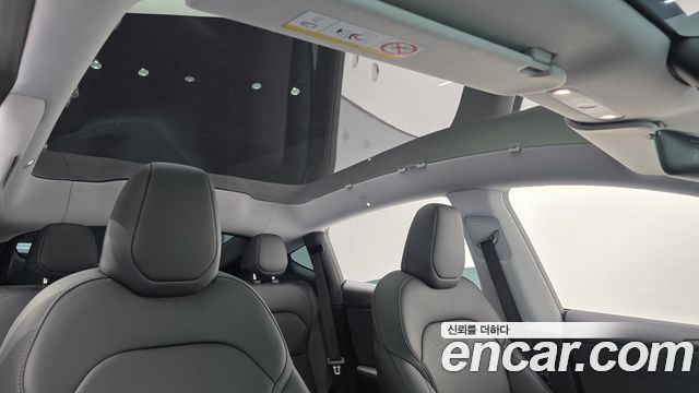 Tesla Model Y Long Range AWD 2025 — фото 13