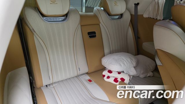 Kia Carnival (IV) Gasoline 9-Seater Hi Limousine (7-seater Limousine(Special vehicle) 2025 — фото 12