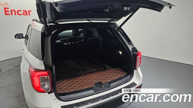 Ford Explorer (VI) 2.3 LimIted 4WD 2020 — фото 20