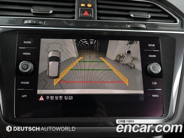 Volkswagen Tiguan (II) 2.0 TDI Premium 2018 — фото 19