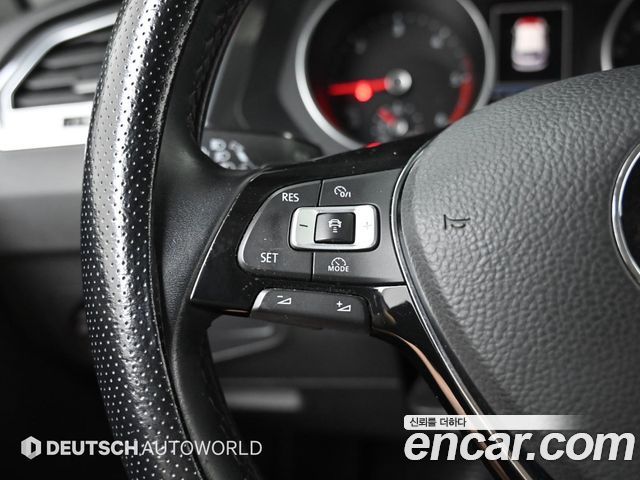 Volkswagen Tiguan (II) 2.0 TDI Premium 2018 — фото 20