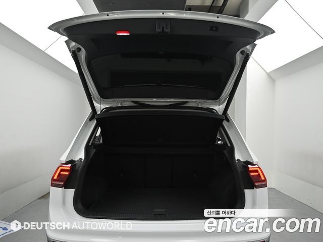 Volkswagen Tiguan (II) 2.0 TDI Premium 2018 — фото 23
