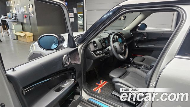 MINI Cooper Countryman Classic Plus Launch Pack 2nd Gen 2023 — фото 10