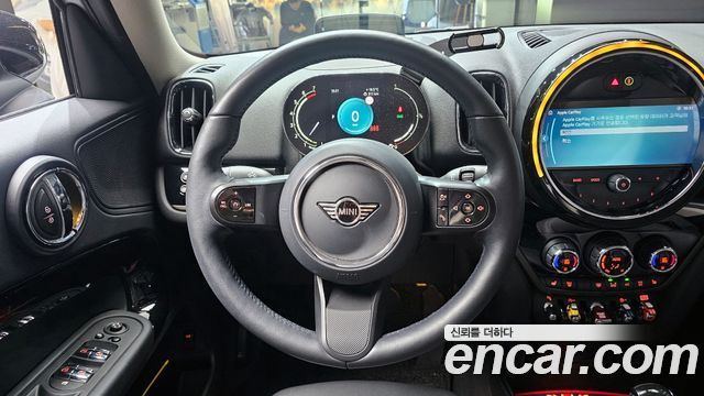MINI Cooper Countryman Classic Plus Launch Pack 2nd Gen 2023 — фото 17