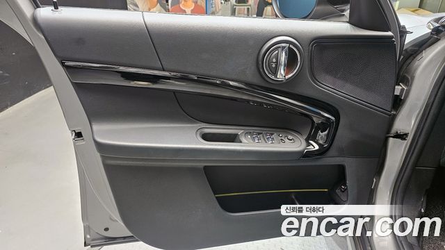 MINI Cooper Countryman Classic Plus Launch Pack 2nd Gen 2023 — фото 30
