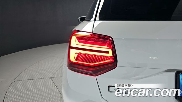 Audi Q2 35 TDI Premium 2023 — фото 23