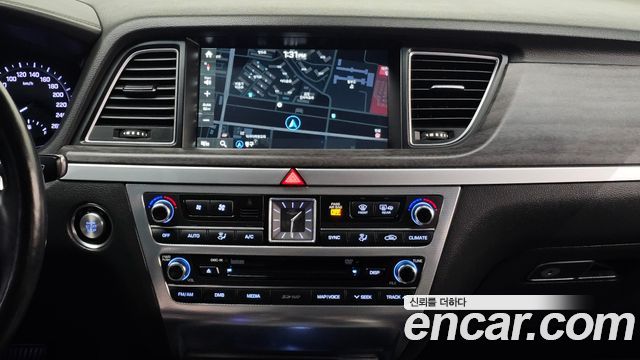 Genesis G80 3.3 GDI AWD Premium Luxury 2017 — фото 15