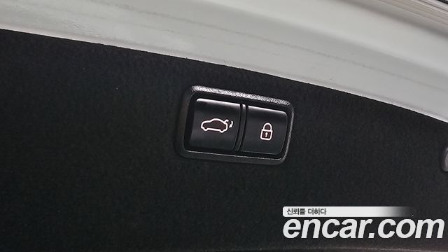 Genesis G80 3.3 GDI AWD Premium Luxury 2017 — фото 20
