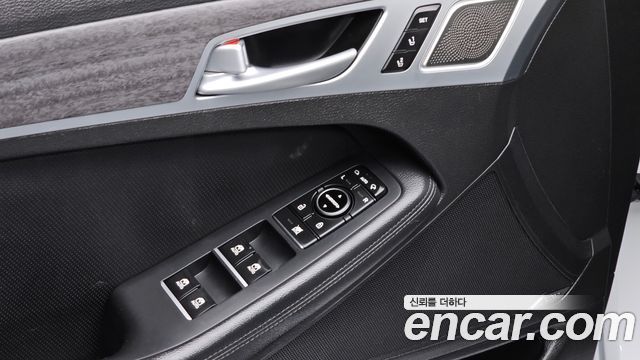 Genesis G80 3.3 GDI AWD Premium Luxury 2017 — фото 27