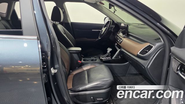 Kia Seltos Gasoline 1.6 Turbo 4WD Gravity 2023 — фото 11