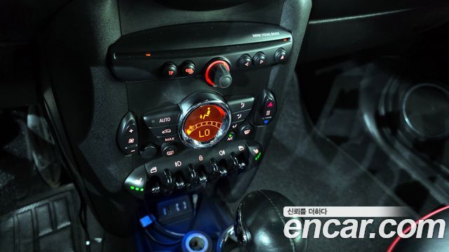 MINI Cooper S Coupe JCW 2014 — фото 15