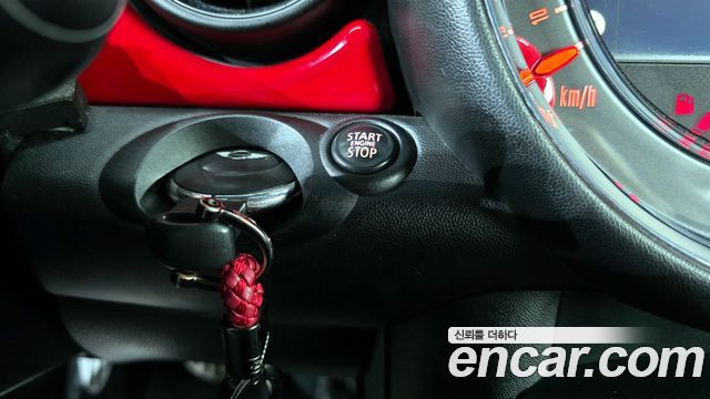 MINI Cooper S Coupe JCW 2014 — фото 18