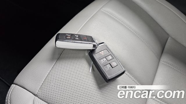 Land Rover Range Rover Evoque (II) P250 S 2025 — фото 37